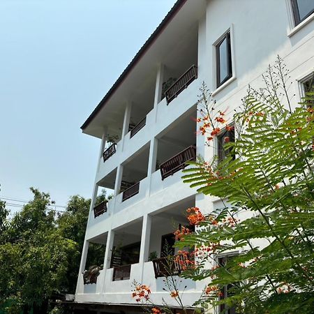 Yindee Stylish Guesthouse Chiang Mai Dış mekan fotoğraf